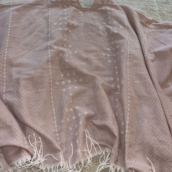 Gentle Fawn Blush Pink Shawl with Fringe - Picture 7 of 7